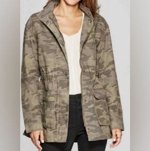 Women’s Universal Thread Camouflage Print Utility Jacket. Size Medium